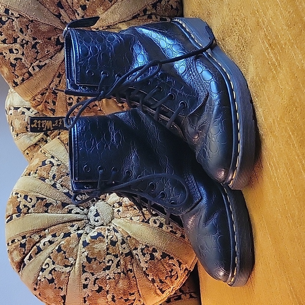 Vintage Crocodile MIE Dr. Martens